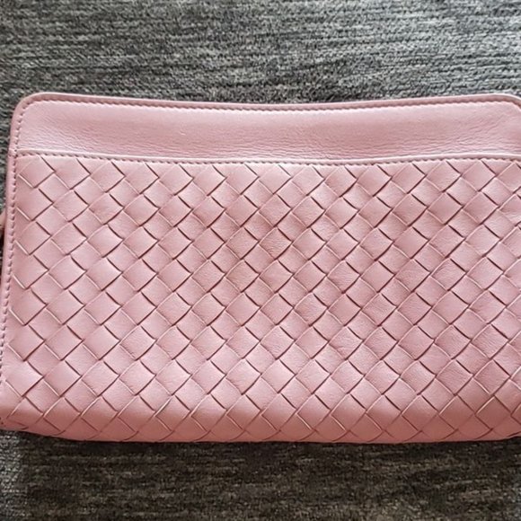 Authentic Bottega Veneta wristlet - Picture 1 of 8